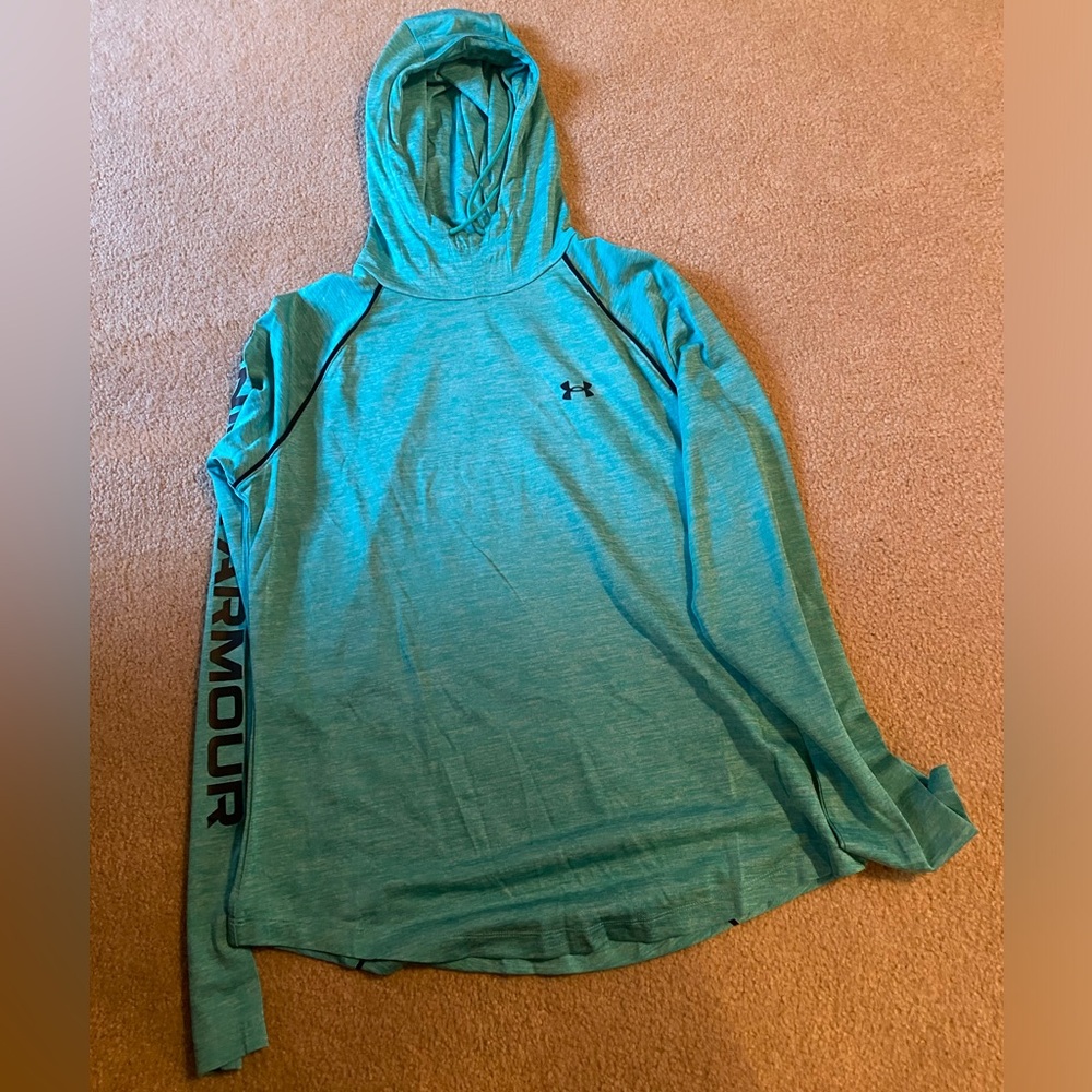 Women’s Under Armour long sleeve shirt
